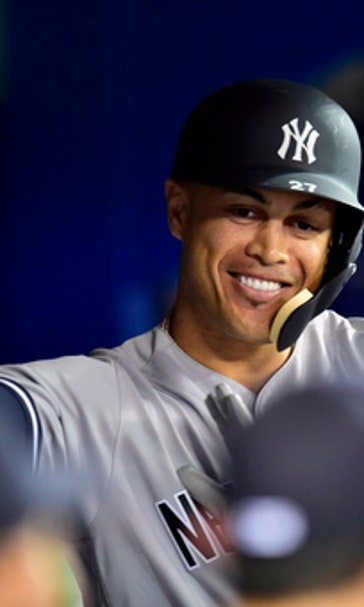 Stanton homers twice in debut, Yankees beat Blue Jays 6-1
